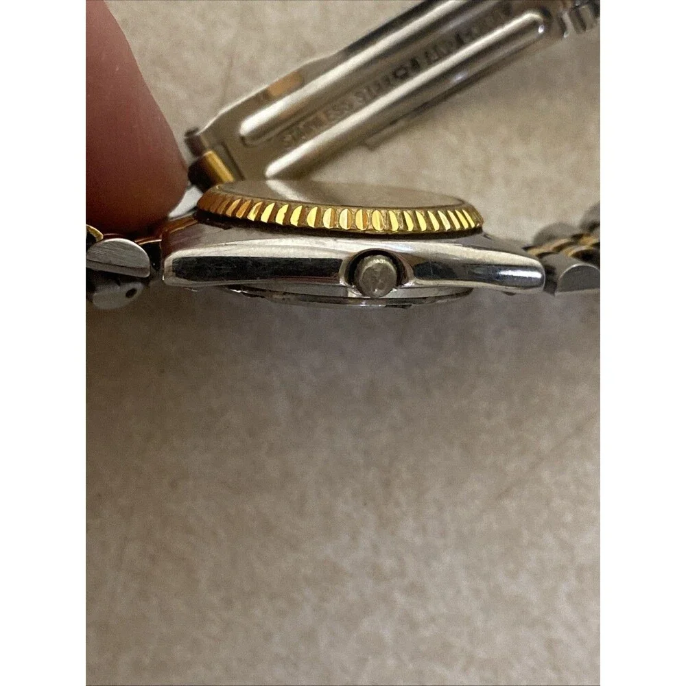 Seiko Watch Women 24mm Silver Dial Two Tone Daydate Round 7N83-0041